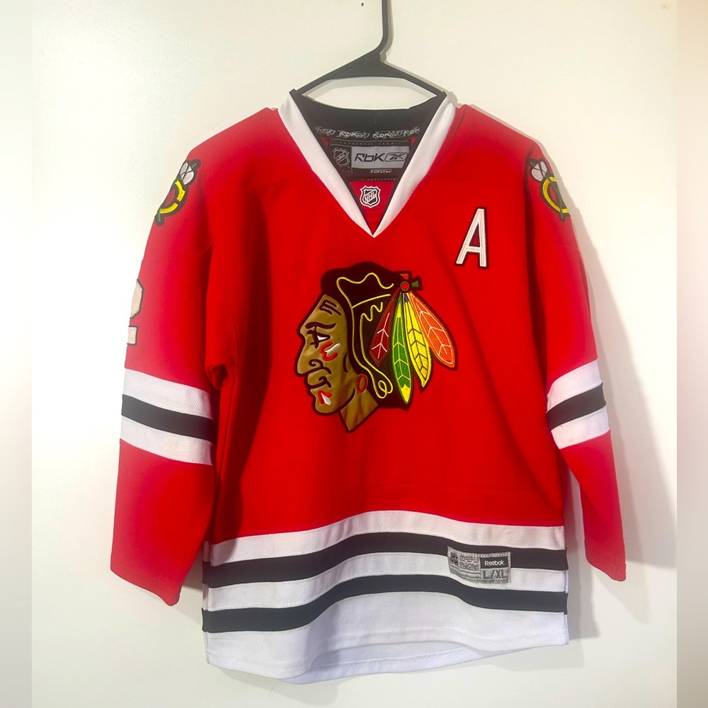 CHICAGO BLACKHAWKS DUNCAN KEITH NUMBER 2 REEBOK NFL SIZE L/XL